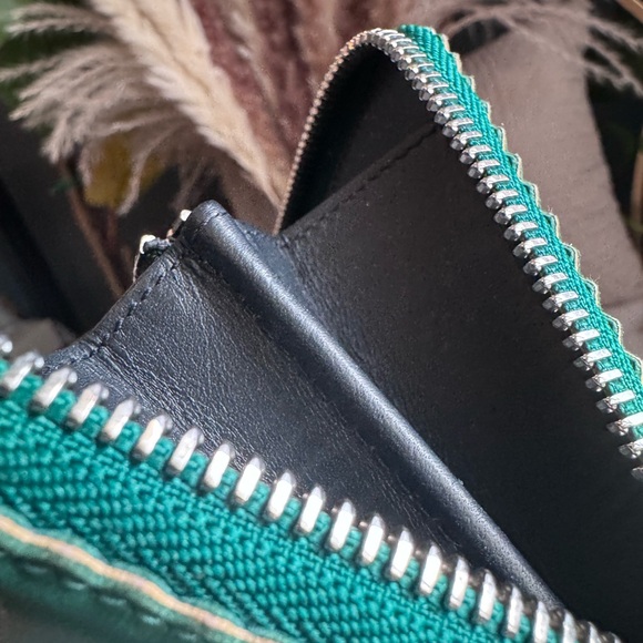 Price is FIRM*LOEWE Zippy Wallet with tassel - Picture 14 of 17